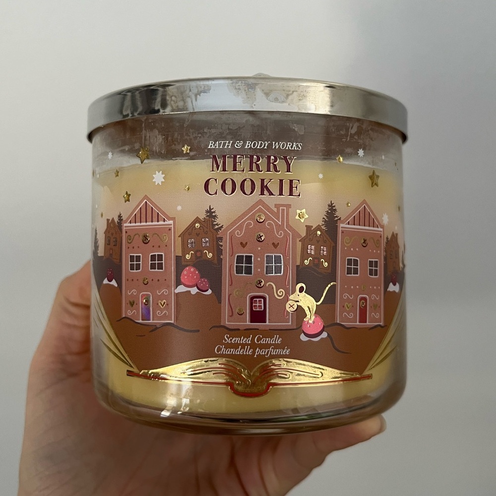 NEW 🆕 Bath & Body Works Merry Cookie 3-Wick Large Scented Candle